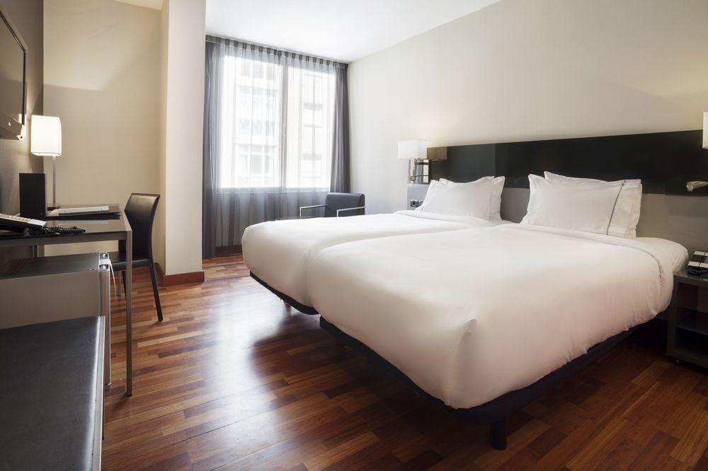 Ac Hotel Avenida De America By Marriott Madrid Bagian luar foto