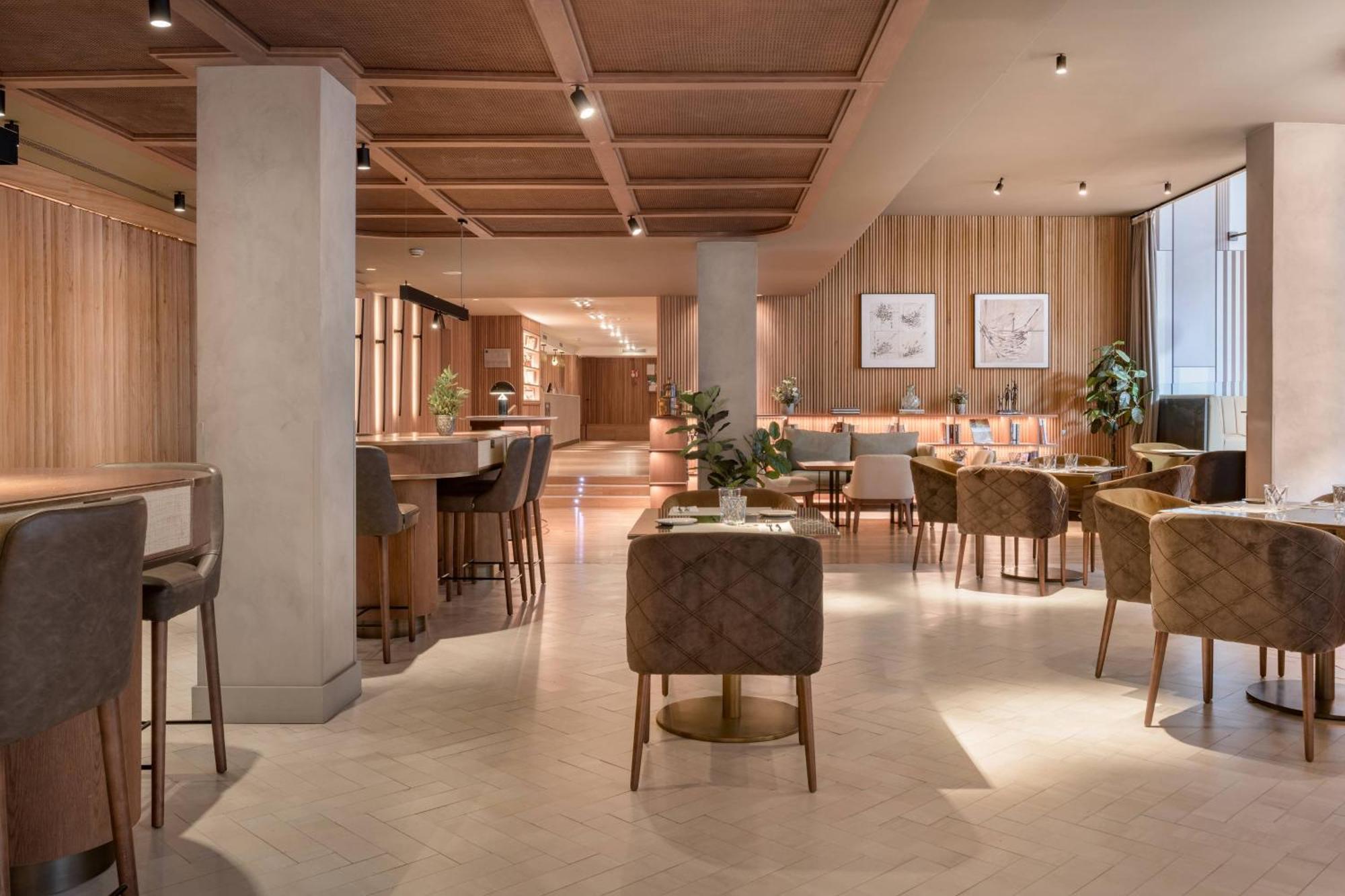 Ac Hotel Avenida De America By Marriott Madrid Bagian luar foto