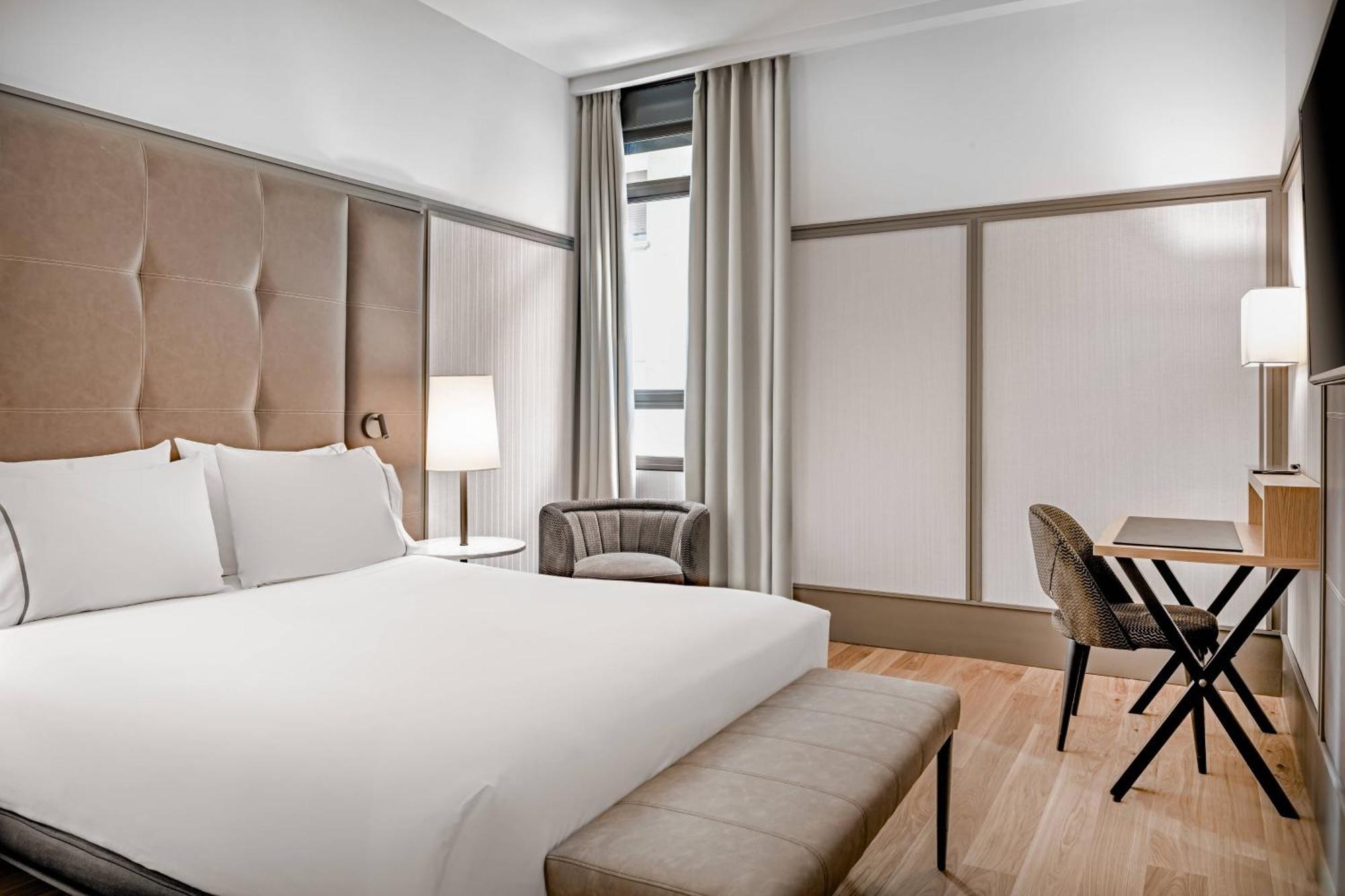 Ac Hotel Avenida De America By Marriott Madrid Bagian luar foto