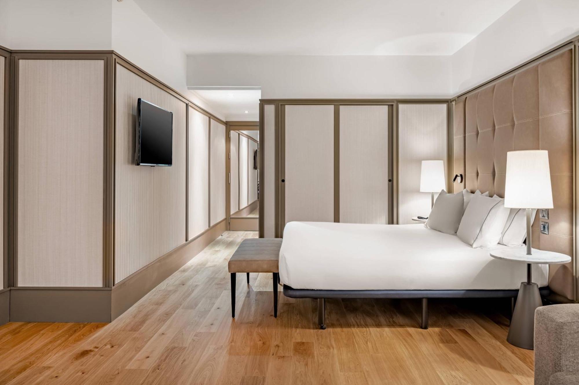 Ac Hotel Avenida De America By Marriott Madrid Bagian luar foto
