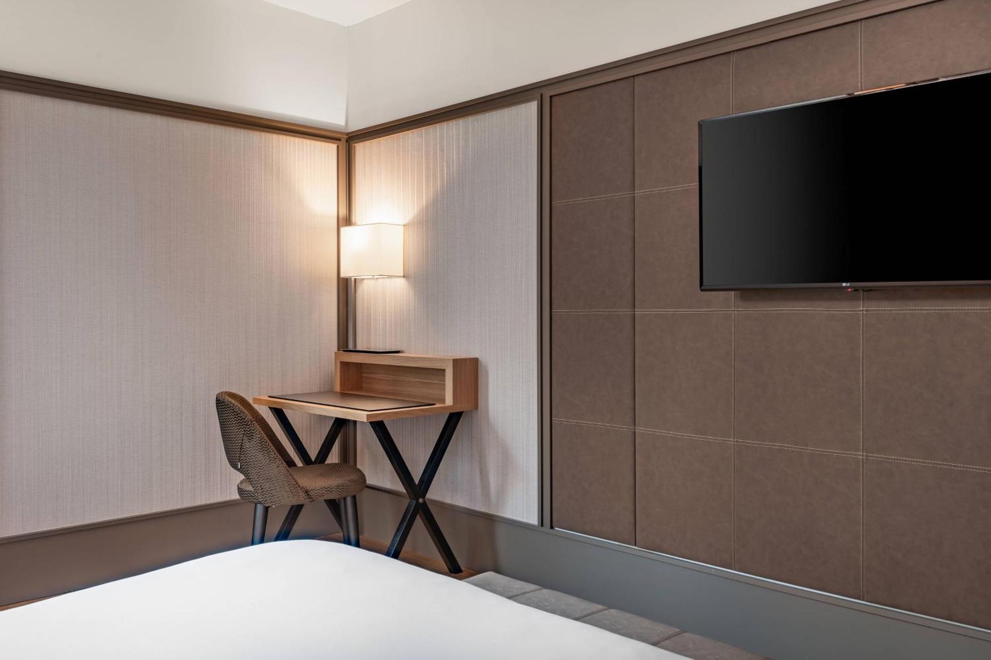 Ac Hotel Avenida De America By Marriott Madrid Bagian luar foto