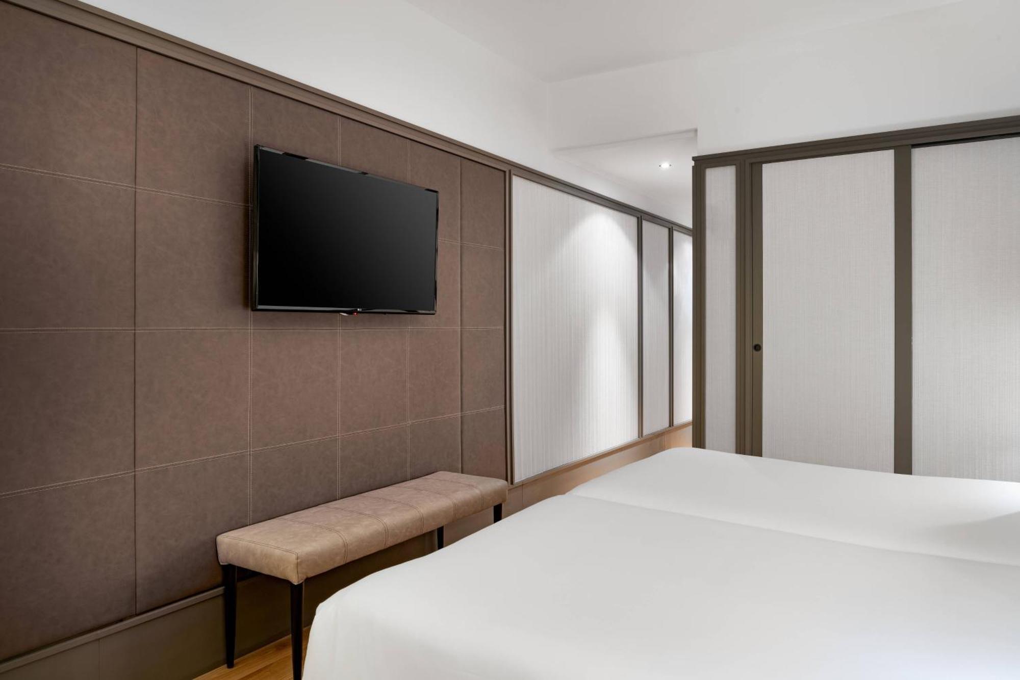 Ac Hotel Avenida De America By Marriott Madrid Bagian luar foto