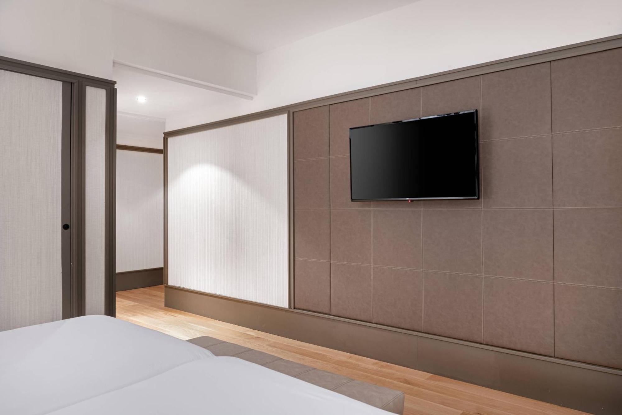 Ac Hotel Avenida De America By Marriott Madrid Bagian luar foto